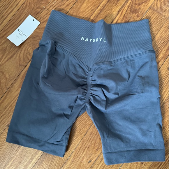 Naturyl By Niykee Scrunch Butt Bike Shorts - Picture 1 of 2